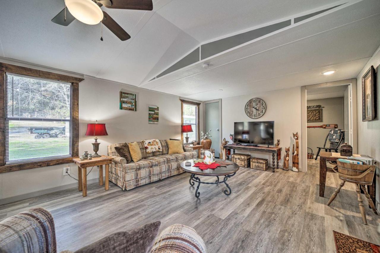 Smoky Mountain Vacation Rental With Hot Tub And Kayaks Whittier Exteriér fotografie
